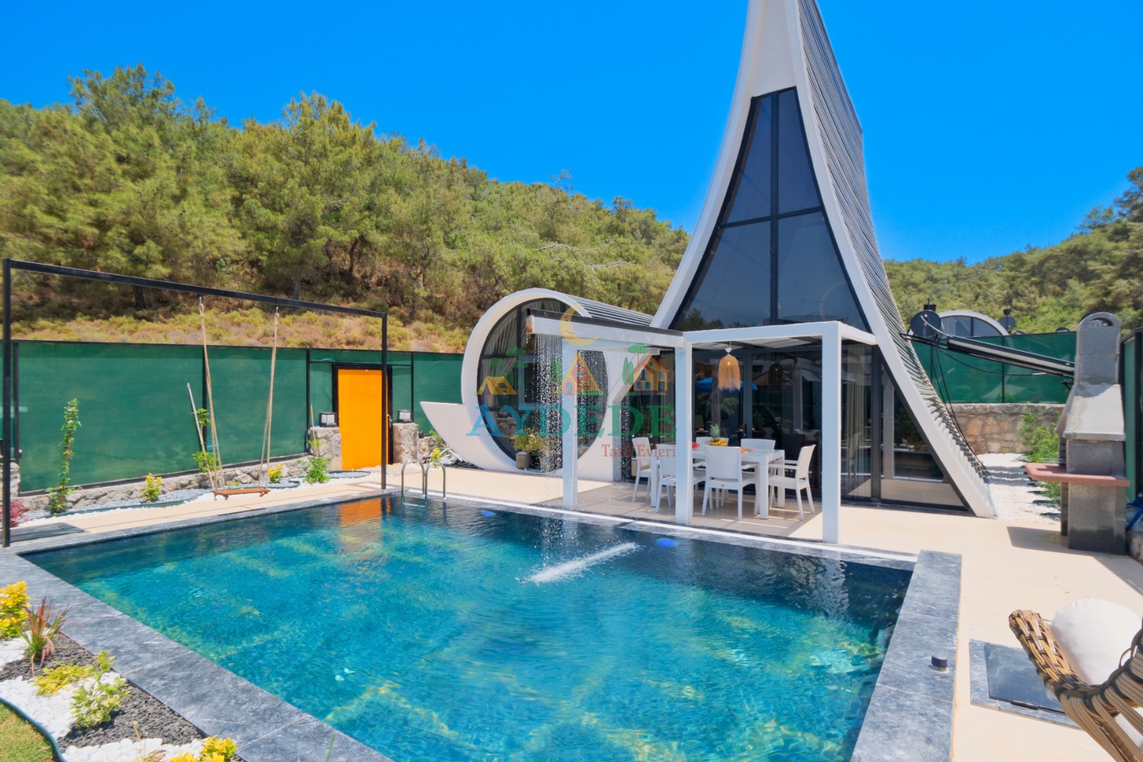  New Moon Bungalov 1