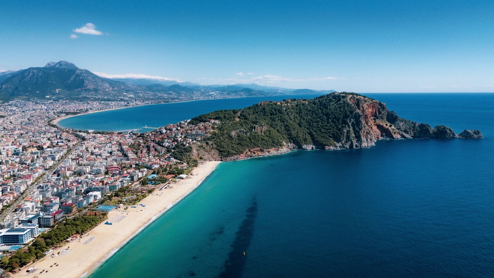 Kleopatra Plajı Alanya havadan görünüm, Alanya Kalesi ve yarımada manzarası