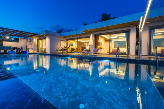 Villa Valen Kalkan Üzümlü lüks tasarım ve özel yüzme havuzu