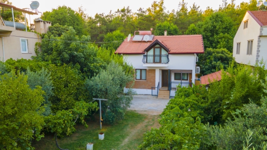 Fethiye kiralık villa Villa Ezgi doğa manzaralı bahçe