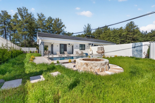 Villa Siesta ateş çukuru görüntüsü