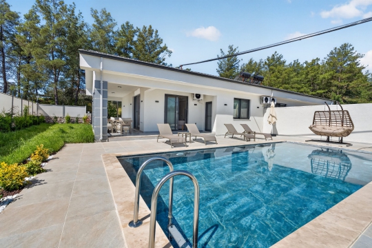 Villa Siesta havuz görüntüsü