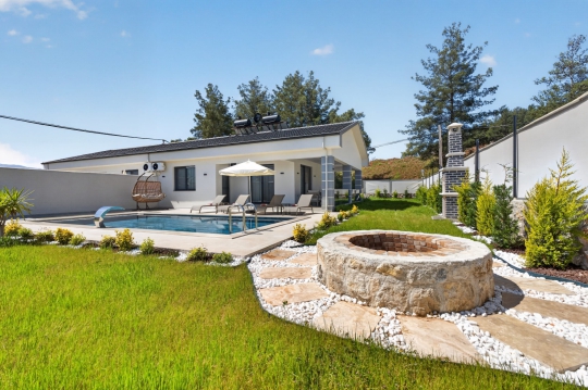 Villa Siesta  Duo  ateş çukuru ve dış görüntüsü