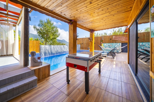 Villa Kara 2 Kalkan İslamlar veranda ve langırt masası ile eğlence alanı