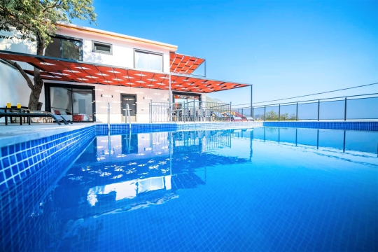 Villa Pearl | Kalkan Deniz Manzaralı 12 Kişilik Lüks Villa