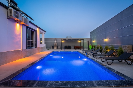 Villa Nara Fethiye Çalıca modern villa dış cephe ve özel yüzme havuzu