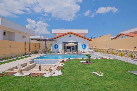 Seydikemer Çobanlar Villa Agora 5 geniş bahçe ve havuz alanı