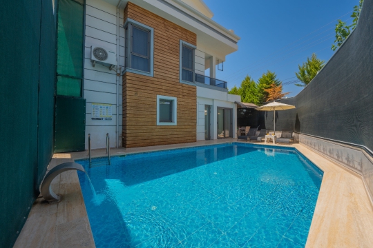 Villa Jüpiter Fethiye Çalış | Jakuzili 3+1 Kiralık Villa