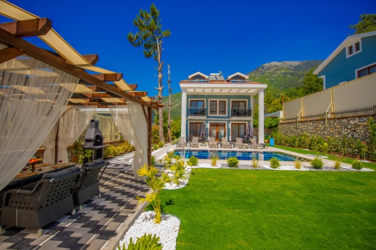 Modern mimarili Villa Mavi 2 villa dış alan