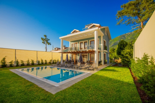 Geniş ailelere uygun Villa Mavi 1 genel cephe
