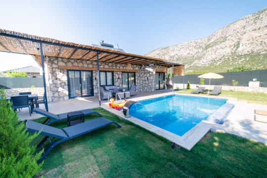 Villa Yıldız – Seydikemer Saklıkent Yakını Korunaklı 3+1 Kiralık Villa