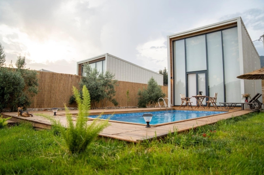 fethiye yan yana konumlandırılış 4 adet art bungalov 