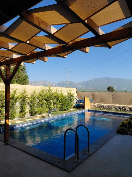 Seydikemer Alaçat'ta 2+1 villa tarakay aile villası dış görünüm