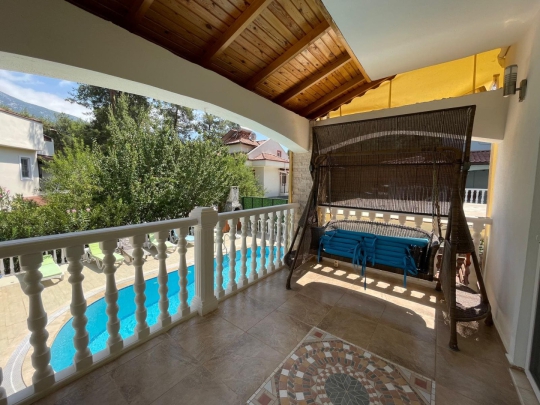 Ölüdeniz’e yakın konumda özel yüzme havuzlu ve terasta salıncak bulunan villa penta'da tatil keyfi