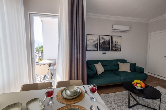 Fethiye Patlangıç Han Apart 3 salon, balkon çıkışlı oturma alanı