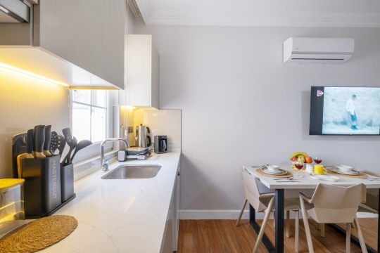 Fethiye Patlangıç Han Apart 2 mutfak, geniş ve modern kullanım alanı