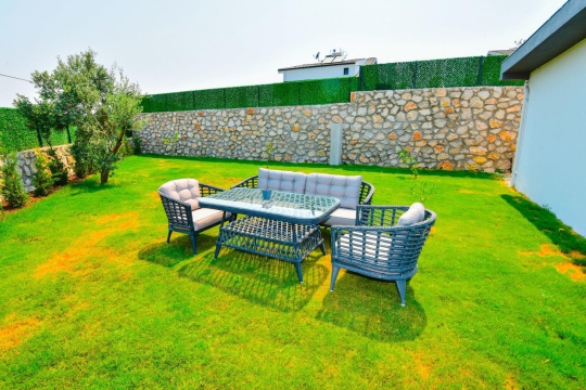 Fethiye'de Doğa içinde özel bahçe ve masa sandalye alanı