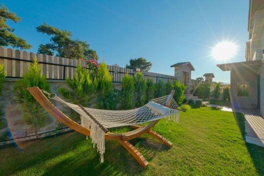 Muğla Villa Sinem bahçesinde hamak keyfi ve huzurlu tatil ortamı