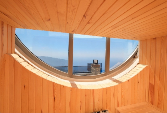 Alınca Villa Kokina deniz manzaralı sauna ve dinlenme alanı