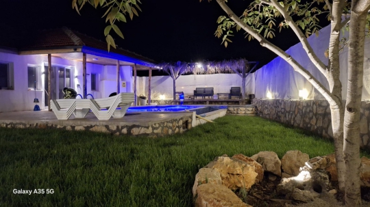 Fethiye muhafazakar villa gece konsepti özel havuz ve geniş bahçe alanı
