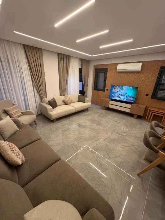 Modern tasarımlı Villa Verona 1 salonu.