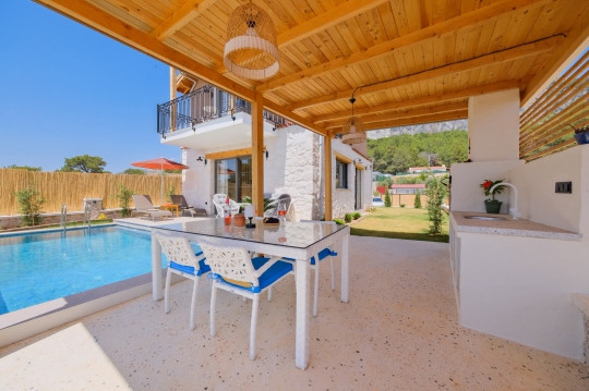 Ametist Villa havuz görüntüsü