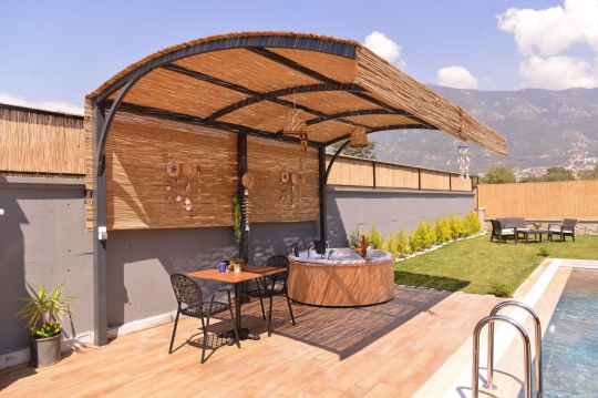 zen 1 bungalov  açık hava jakuzi görüntüsü