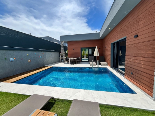 Villa Yakut 4 Fethiye Karaçulha’da korunaklı özel yüzme havuzu