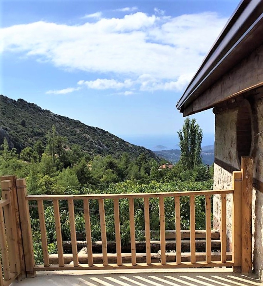 Kalkan İslamlar Villa Bekay panoramik deniz ve doğa manzaralı balkon keyfi