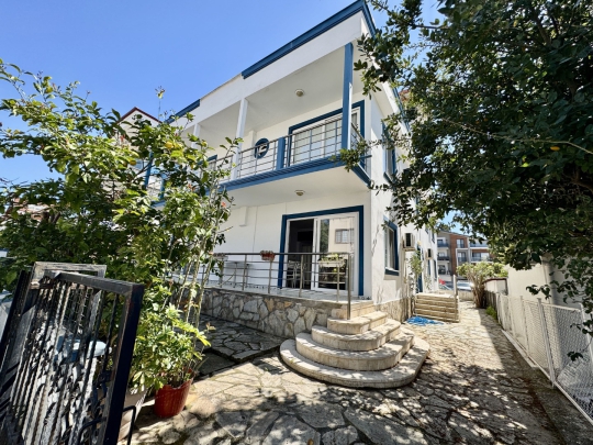 fethiye kordonda 1+1 balkonlu etap apart dış görünümü 