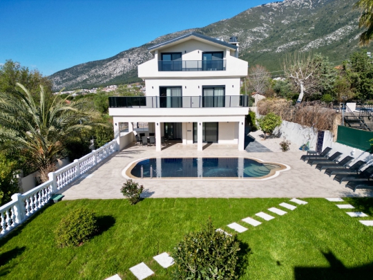 12 kişilik konaklama uygun Villa Çiğdem genel görünümü