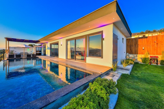 Villa Eros 2 Çavdır | 13 Metre Havuzlu Korunaklı 2+1 Villa