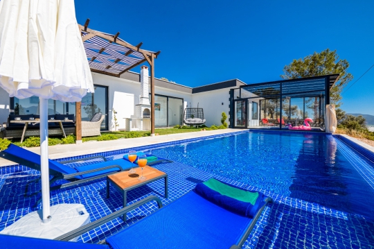 villa eros özel yüzme havuzu