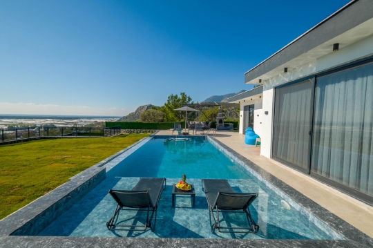 Seydikemer karedere villa zuhal şezlonglu havuz keyfi 