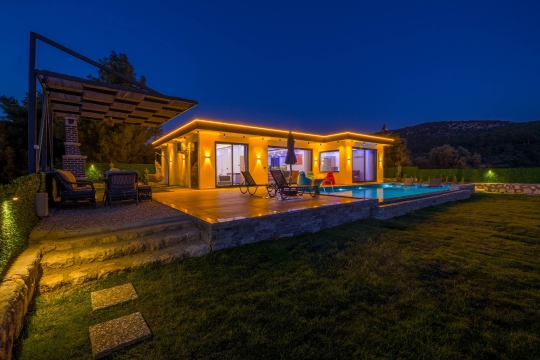 Seydikemer Karadere'de 2+1 villa zuhal akşam mod