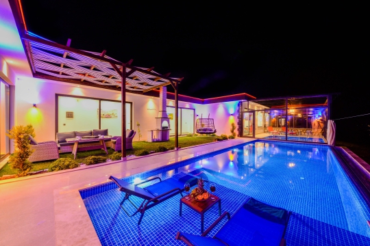 Villa Eros 1 Çavdır | Kapalı Havuzlu & Saunalı Balayı Villası