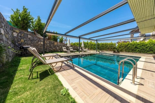 Villa Heves 2 geniş bahçeli ve özel havuzlu aile villası