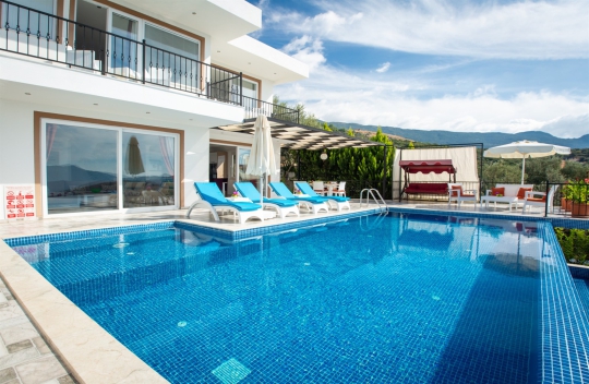 Villa Vion Kalkan Üzümlü modern villa dış cephe ve havuz başı keyfi