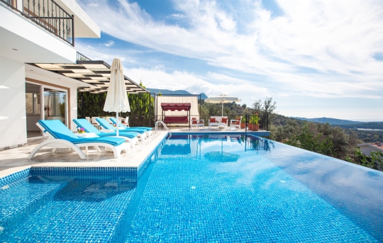 Villa Vion Kalkan Üzümlü gün batımı manzaralı havuz keyfi