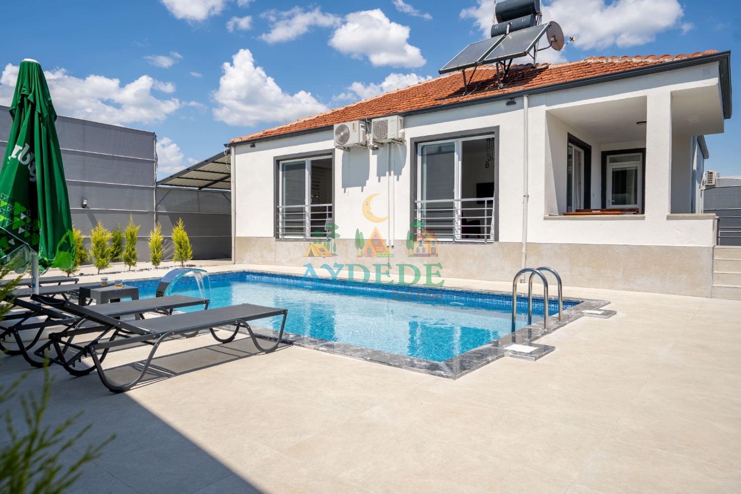 Villa Nara Fethiye Çalıca korunaklı özel havuz ve geniş bahçe alanı