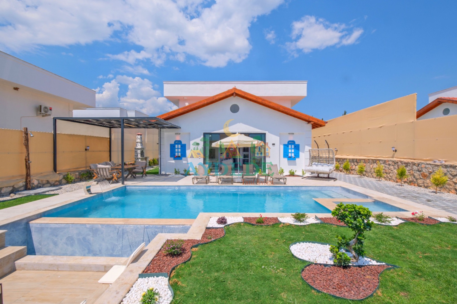 Villa Agora 8 Seydikemer Çobanlar’da özel yüzme havuzlu lüks villa dış görünüm