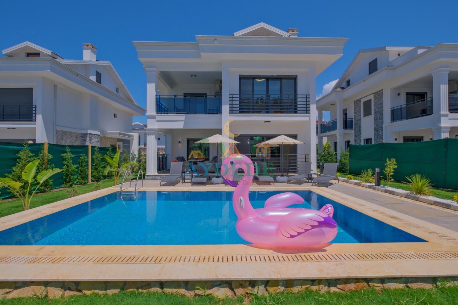 Fethiye Merkez Villa Beyaz 2 5 yatak odalı havuzlu lüks kiralık villa dış görünüm