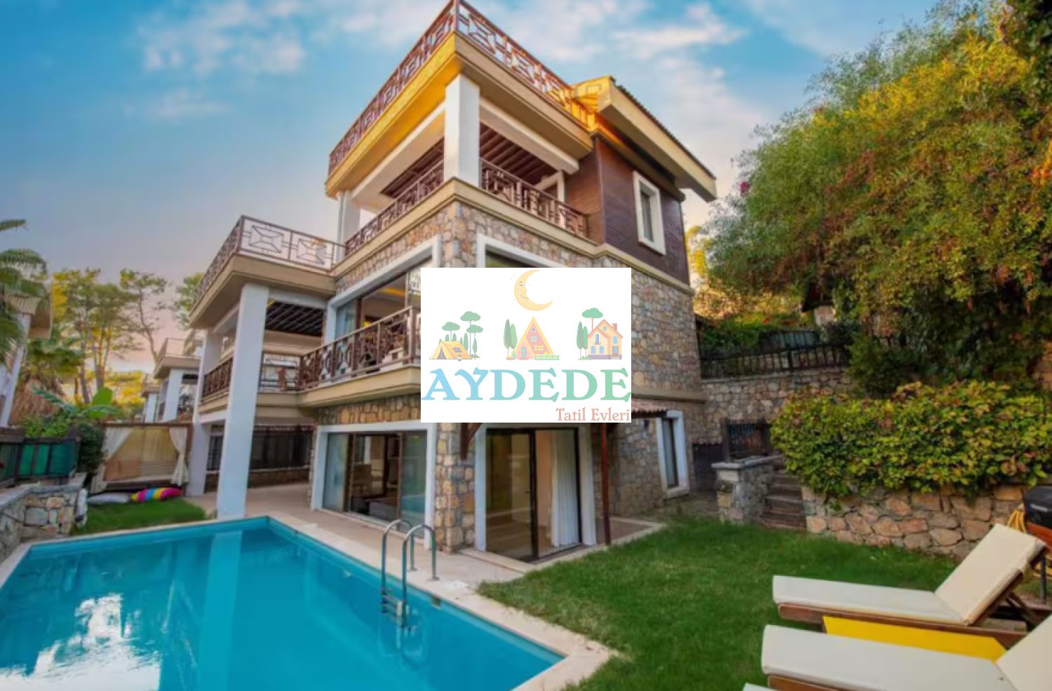 Villa Eleas Duo’nun özel havuzlu dış cephe görünümü; Fethiye Göcek’te doğayla iç içe, korunaklı ve 10 kişilik 4+1 müstakil villa.