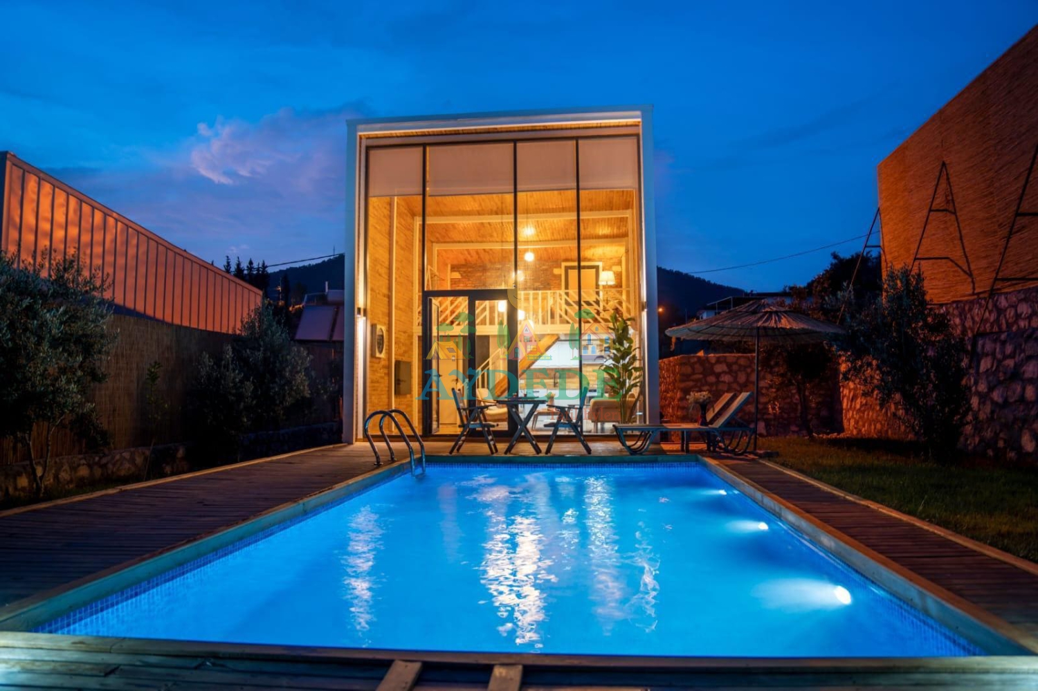 fethiye art bungalov ışıklandırmalı akşam dış görünümü