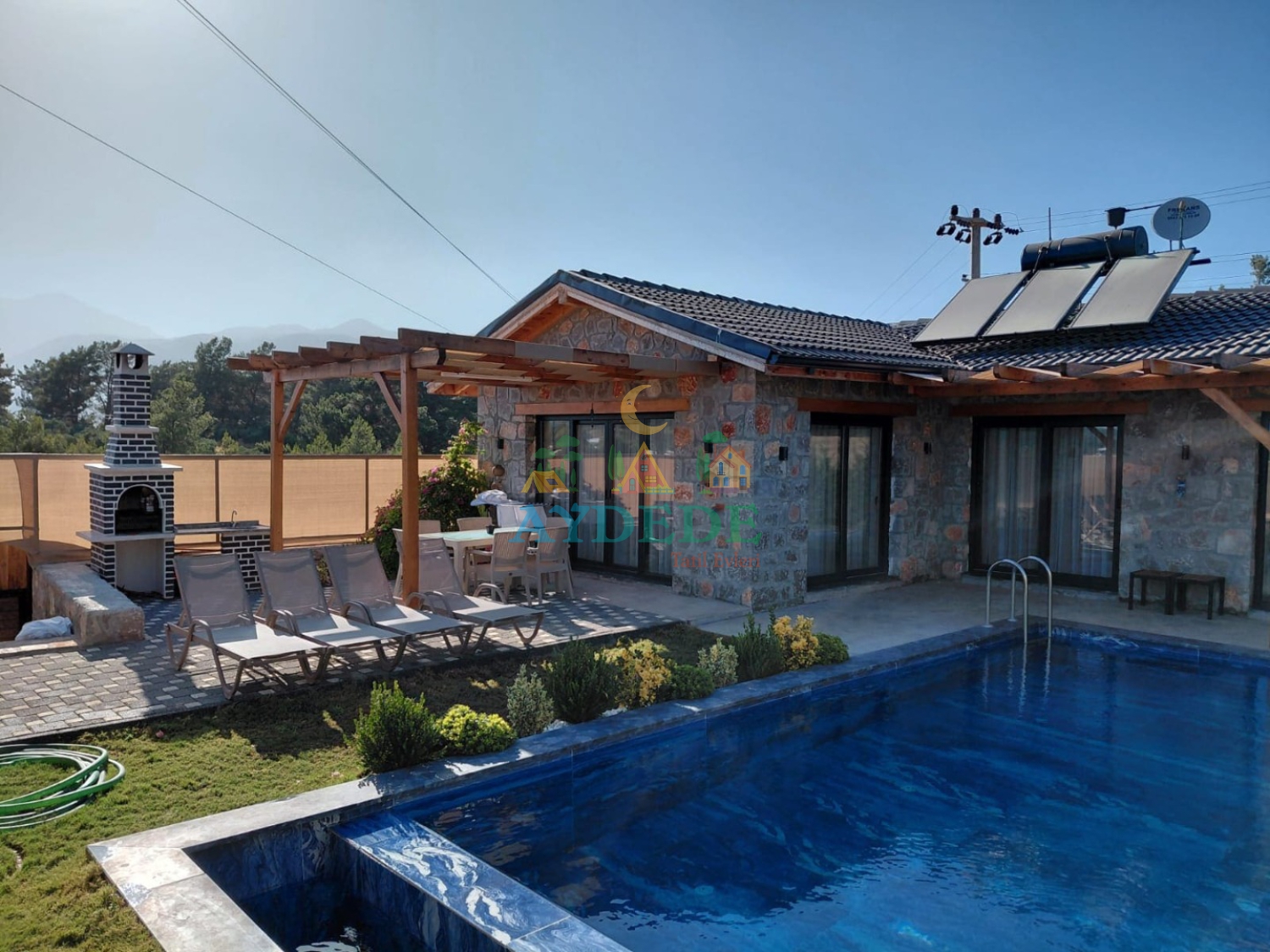 Seydikemer Alaçat'ta 2+1 balayı villası dış görünüm