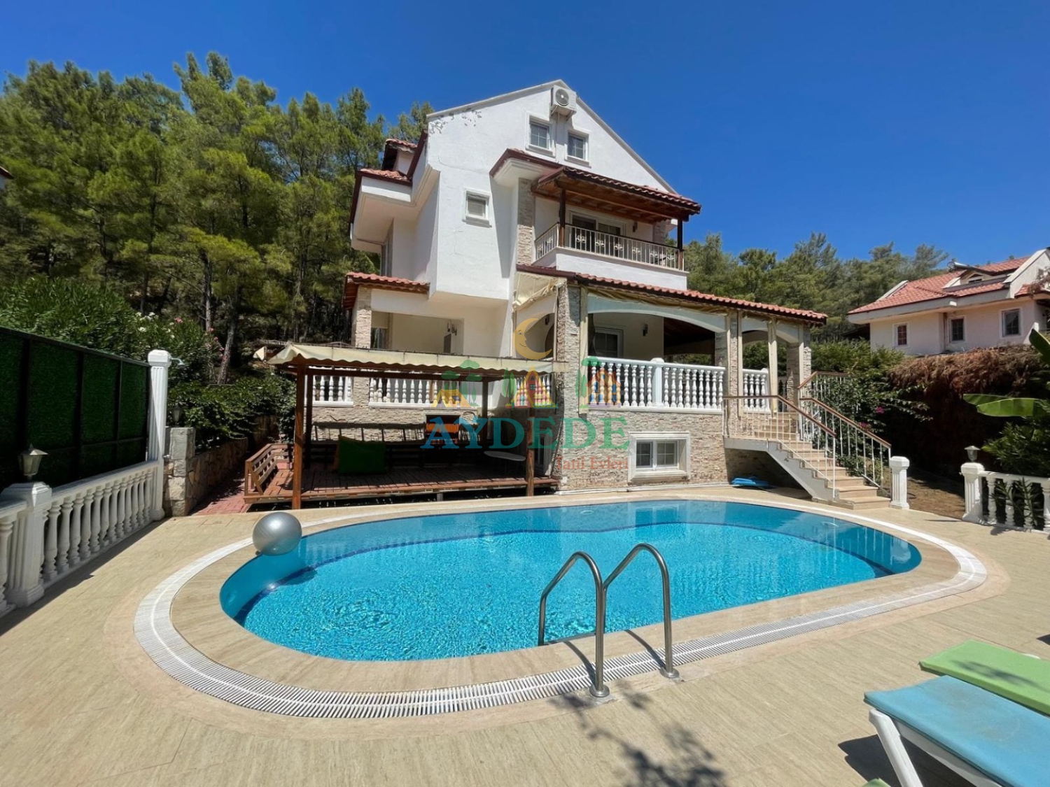 Fethiye Hisarönü’nde geniş bahçeli özel havuzlu lüks villa penta keyfi