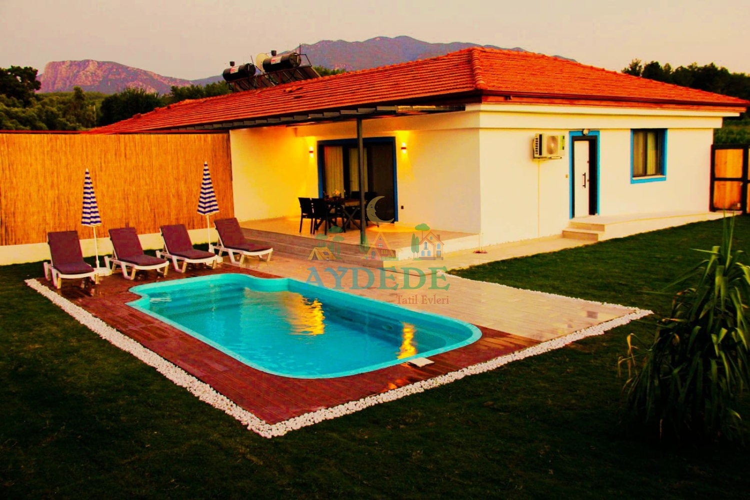 Fethiye Seydikemer Korubükü’nde yer alan Villa Elmas 1’in özel havuzu ve korunaklı bahçesiyle huzurlu tatil atmosferi.