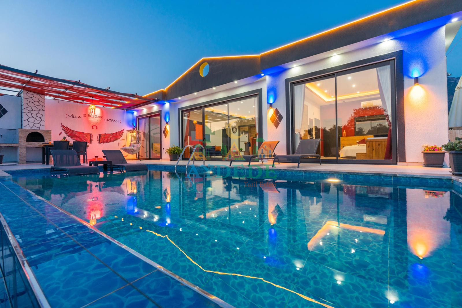Villa Windy 2 – Kalkan Akbel’de Özel Havuzlu Lüks Kiralık Villa Gece Görünümü