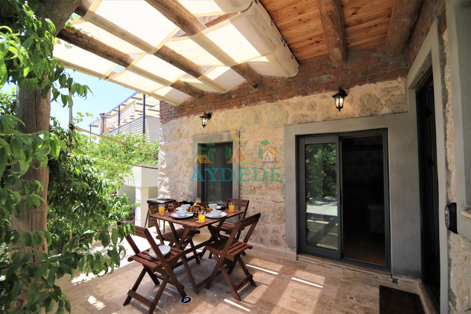 Kalkan İslamlar Villa Bekay panoramik deniz ve doğa manzaralı balkon keyfi