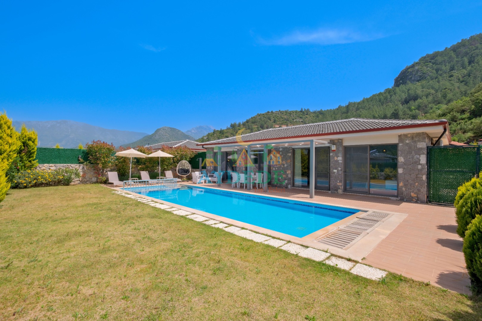 Villa Life 1